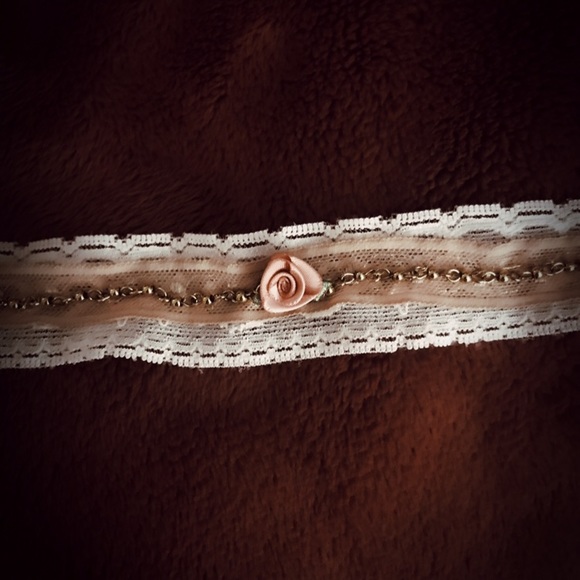 Handmade Lace Choker - Picture 3 of 5